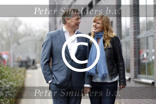 Hilversum 4 april 2012
Roelof Hemmen met zijn nieuwe vrienin Marjon op het mediapark.
Peter Smulders bv