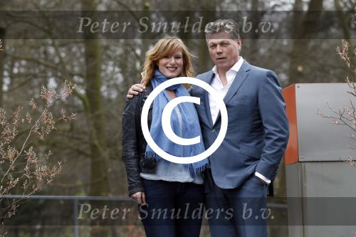 Hilversum 4 april 2012
Roelof Hemmen met zijn nieuwe vrienin Marjon op het mediapark.
Peter Smulders bv