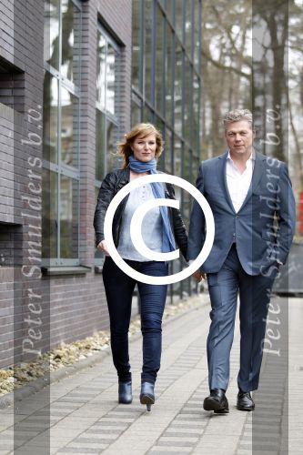 Hilversum 4 april 2012
Roelof Hemmen met zijn nieuwe vrienin Marjon op het mediapark.
Peter Smulders bv
