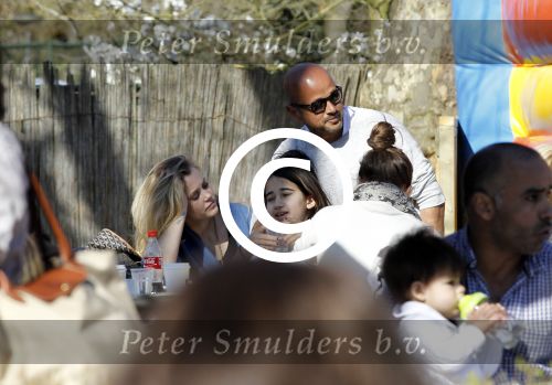 Amsterdam 25 maart 2012
Steve te Pas en Maria Kooistra met kinderen in het vondelpark.
Peter Smulders bv