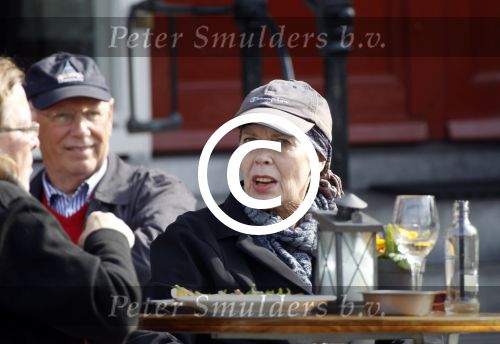 Amsterdam 27 maart 2012
Sylvia Kristel geniet op een terras van het zonnetje.
Peter Smulders bv