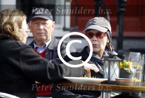 Amsterdam 27 maart 2012
Sylvia Kristel geniet op een terras van het zonnetje.
Peter Smulders bv