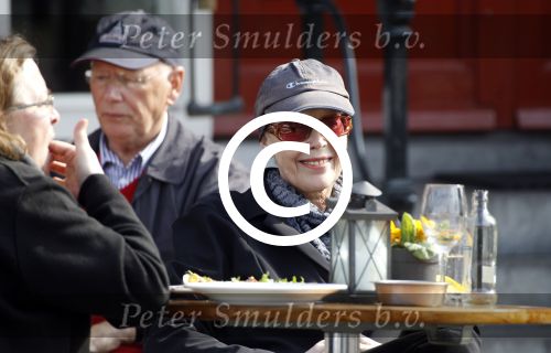 Amsterdam 27 maart 2012
Sylvia Kristel geniet op een terras van het zonnetje.
Peter Smulders bv