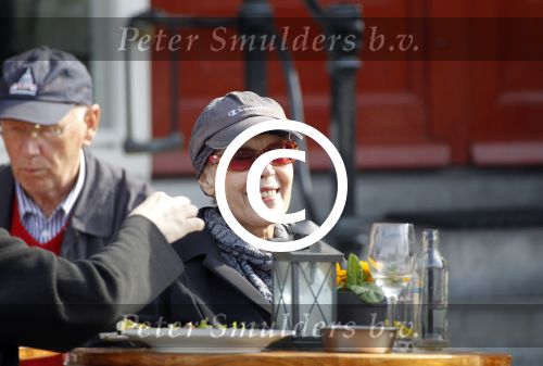 Amsterdam 27 maart 2012
Sylvia Kristel geniet op een terras van het zonnetje.
Peter Smulders bv