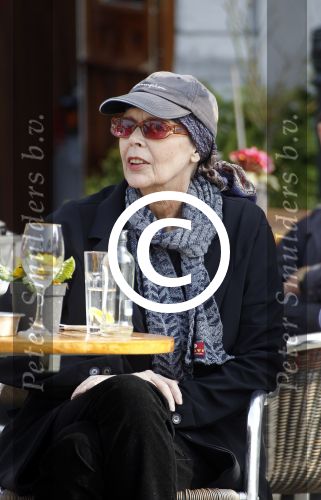 Amsterdam 27 maart 2012
Sylvia Kristel geniet op een terras van het zonnetje.
Peter Smulders bv