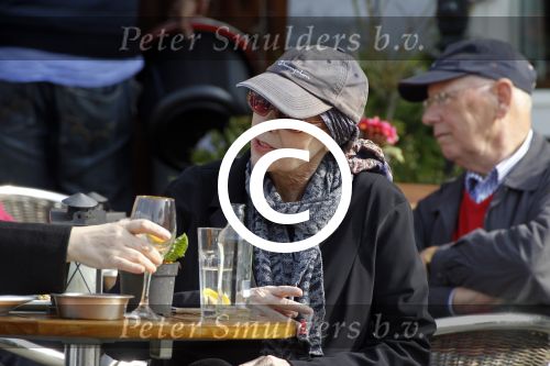Amsterdam 27 maart 2012
Sylvia Kristel geniet op een terras van het zonnetje.
Peter Smulders bv