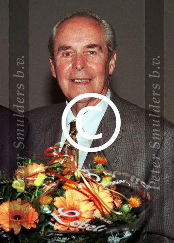 27-04-1998
Nat. songfestival CD uitreiking
Theo Rekkers van de Spelbrekers en manager van Andre v Duin, Overleden op 22 April 2012