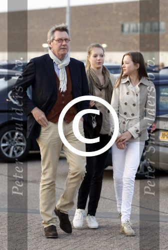 Amsterdam 27 maart 2012
Premiere cirque du Soleil bij de amsterdam Arena. Ursul de Geer met dochters
Peter Smulders bv