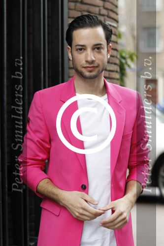 Amsterdam 29 maart 2012
Presentatie goodie bags bedrijf in hotel the grand met div bn ers. Valerio Zeno
Peter Smulders bv