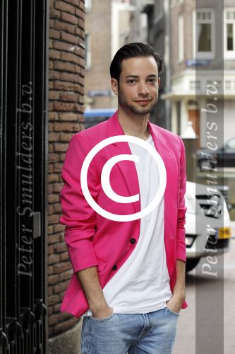 Amsterdam 29 maart 2012
Presentatie goodie bags bedrijf in hotel the grand met div bn ers. Valerio Zeno
Peter Smulders bv