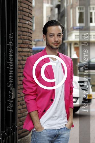 Amsterdam 29 maart 2012
Presentatie goodie bags bedrijf in hotel the grand met div bn ers. Valerio Zeno
Peter Smulders bv