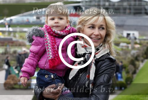Scheveningen Den Haag 7 april 2012
Heropening Madurodam met oa aanwezig Humberto Tan met vrouw en kinderen Wendy v Dijk en Erland Galjaard met dochter Lizzy en Rob Geus met zijn dochter.
Peter Smulders bv