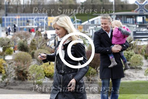 Scheveningen Den Haag 7 april 2012
Heropening Madurodam met oa aanwezig Humberto Tan met vrouw en kinderen Wendy v Dijk en Erland Galjaard met dochter Lizzy en Rob Geus met zijn dochter.
Peter Smulders bv