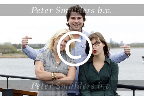 Naarden 19 april 2012
Britt Dekker en Ymle Wieringa gaan samen met Rick Brandsteder een tv programma maken. De presentatie is op de golfbaan bij het naarderbos.
Peter Smulders bv