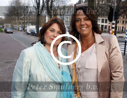 Amsterdam 5 april 2012
Najib Amhali en zijn vrouw Niama Elbhari trouwen bij het scheepvaartmuseum. moeders Yolanthe Sneijder Cabau en Wesley Sneijders
Peter Smulders bv