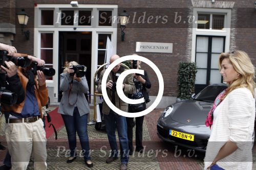 Amsterdam 29 maart 2012
Presentatie goodie bags bedrijf in hotel the grand met div bn ers. Zangeres Do Dominique v Hulst
Peter Smulders bv