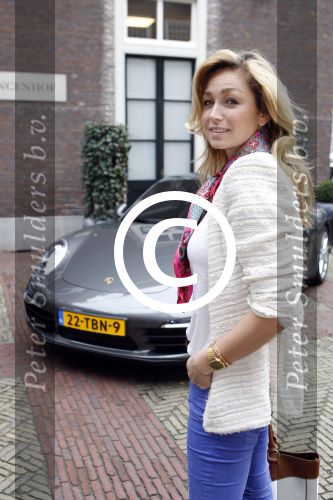 Amsterdam 29 maart 2012
Presentatie goodie bags bedrijf in hotel the grand met div bn ers. Zangeres Do Dominique v Hulst
Peter Smulders bv