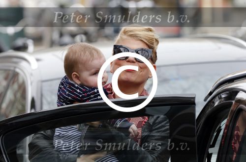 Amsterdam 17 april 2013
Anne marie Jung met haar dochter Sue op de cornelis schuytstraat
Peter Smulders bv