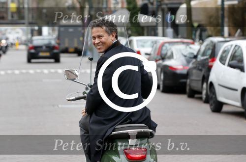 Amsterdam 17 april 2013
Anton Broekhuizen op vespa scooter
Peter Smulders bv