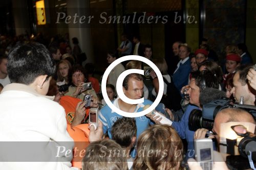 Schiphol 1 juli 2004
Aankoms Nederlands elftal na ek Portugal.
Arjen Robben
Peter Smulders bv