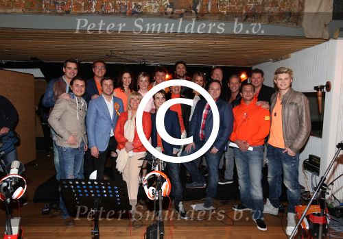 Amsterdam, 9 April 2013
Persmoment BN-ers tijdens opnames lied voor koningin Beatrix
met o.a. Winston Gerschtanowitz, Albert Verlinde,Wolter Kroes, Danny de Munk, Edwin Evers, Frans Bauer, Rene Froger, Danny Froger, Pia Douwes, Willeke Alberti, Lieke v Lexmond, Sandra Reemer, Josje Huisman, Xander de Buisonje, Najib Amhall, Ralf Mackenbach
Foto Peter Smulders BV