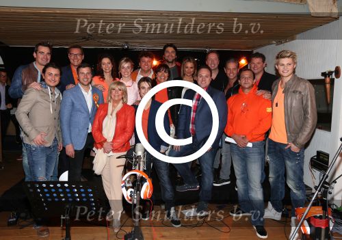 Amsterdam, 9 April 2013
Persmoment BN-ers tijdens opnames lied voor koningin Beatrix
met o.a. Winston Gerschtanowitz, Albert Verlinde,Wolter Kroes, Danny de Munk, Edwin Evers, Frans Bauer, Rene Froger, Danny Froger, Pia Douwes, Willeke Alberti, Lieke v Lexmond, Sandra Reemer, Josje Huisman, Xander de Buisonje, Najib Amhall, Ralf Mackenbach
Foto Peter Smulders BV