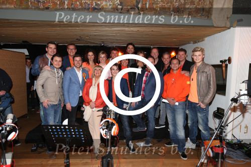 Amsterdam, 9 April 2013
Persmoment BN-ers tijdens opnames lied voor koningin Beatrix
met o.a. Winston Gerschtanowitz, Albert Verlinde,Wolter Kroes, Danny de Munk, Edwin Evers, Frans Bauer, Rene Froger, Danny Froger, Pia Douwes, Willeke Alberti, Lieke v Lexmond, Sandra Reemer, Josje Huisman, Xander de Buisonje, Najib Amhall, Ralf Mackenbach
Foto Peter Smulders BV
