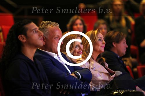 Amsterdam 18 april 2013
Presentatie X factor met presentator Martijn Krabbe en juryleden Ali B Candy Dulfer Angela Groothuizen en Gordon.
Peter Smulders bv