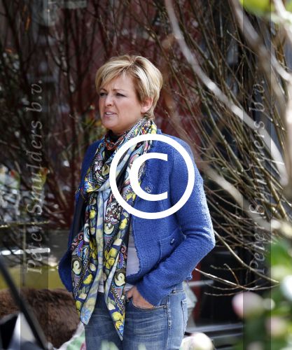 Amsterdam 16 april 2013
Caroline Tensen tijdens fotoshoot op de cornelis schuytstraat met oa Fred v Leer en haar kinderen Lotte en Bob.
Peter Smulders bv