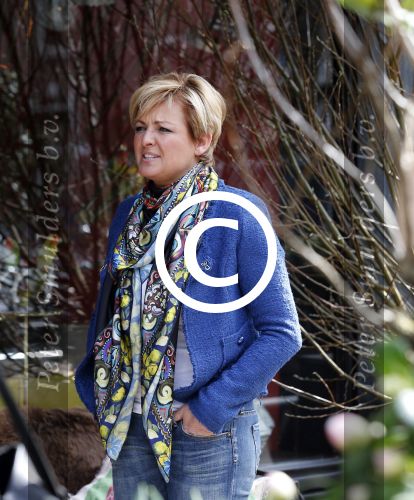 Amsterdam 16 april 2013
Caroline Tensen tijdens fotoshoot op de cornelis schuytstraat met oa Fred v Leer en haar kinderen Lotte en Bob.
Peter Smulders bv