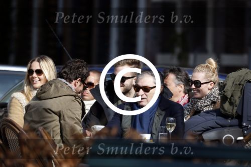 Amsterdam 7 april 2013
Jim Bakkum en Bettina Holwerda en Chantal janzen met Marco samen op terras.
Peter Smulders bv