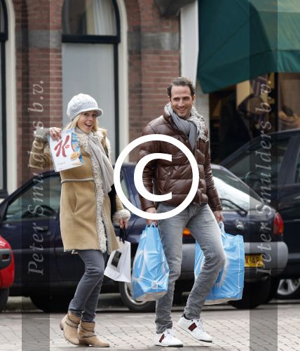 Amsterdam 28 maart 2013
Chantal Janzen met vriend Marco boodschappen aan het doen.
Peter Smulders bv