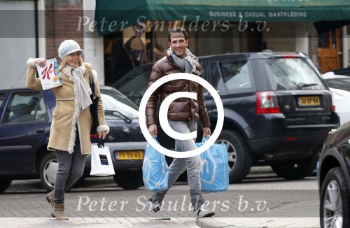 Amsterdam 28 maart 2013
Chantal Janzen met vriend Marco boodschappen aan het doen.
Peter Smulders bv