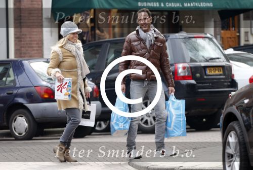 Amsterdam 28 maart 2013
Chantal Janzen met vriend Marco boodschappen aan het doen.
Peter Smulders bv