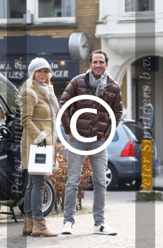 Amsterdam 28 maart 2013
Chantal Janzen met vriend Marco boodschappen aan het doen.
Peter Smulders bv