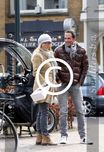 Amsterdam 28 maart 2013
Chantal Janzen met vriend Marco boodschappen aan het doen.
Peter Smulders bv