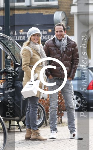 Amsterdam 28 maart 2013
Chantal Janzen met vriend Marco boodschappen aan het doen.
Peter Smulders bv