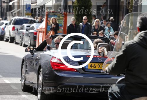 Amsterdam 13 april 2013
Chris Luken met een kennis in zijn mercedes cabrio.
Peter Smulders bv
