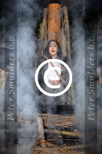 Amsterdam 28 maart 2013
Christina Curry opent show van amsterdam Dungeon en haar vriendin Elle Bandita is erbij.
Peter Smulders bv
