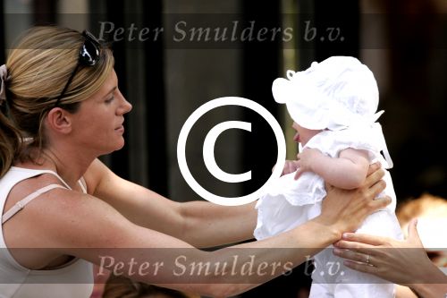 Amsterdam 29 juli 2004
Danielle Overgaag met dochter Fiene
Peter Smulders bv