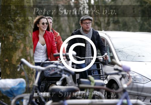 Amsterdam 13 april 2013
Dennis v d Ven met zijn nieuwe vriendin op de fiets in Amsterdam.
Peter Smulders bv