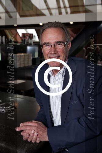 Amsterdam 11 april 2013
Presentatie boek over/van Barry Stevens in Carre. Edvard Niessing
Peter Smulders bv