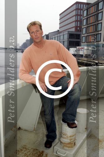 Amsterdam 20 juli 2004
Perspresentatie SBS ^ NET5 en Veronica.
Edward v Cuilemborg
Peter Smulders bv