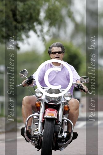 Arnhem 3 juli 2004
Emile Ratelband op Harley Davidson moter
Peter Smulders bv