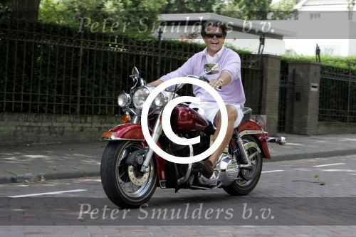 Arnhem 3 juli 2004
Emile Ratelband op Harley Davidson moter
Peter Smulders bv
