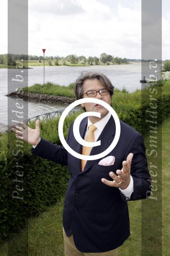 Arnhem 3 juli 2004
Emile Ratelband met zijn vriendin Dorien Hoes
Peter Smulders bv
