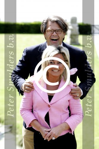 Arnhem 3 juli 2004
Emile Ratelband met zijn vriendin Dorien Hoes
Peter Smulders bv