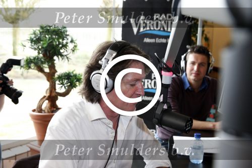 Naarden 15 april 2013
Pieter v d Hoogenband bij radio uitzending Veronica met als dj Erik de Zwart.
Peter Smulders bv