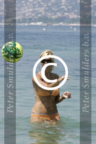 Juan les Pins 23 juli 2004
Estelle Gullit met Joel en Maxim op vakantie
Peter Smulders bv