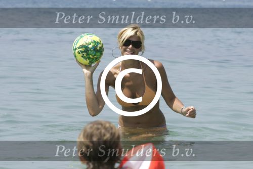 Juan les Pins 23 juli 2004
Estelle Gullit met Joel en Maxim op vakantie
Peter Smulders bv